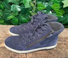 Afbeelding in Gallery-weergave laden, Nieuwe hoge sneakers/veterboots van Gabor maat 40(maat 6,5