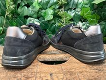 Afbeelding in Gallery-weergave laden, Bijna Nieuwe sneakers van nimco maat 38,5(wijdte KX)