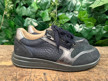 Afbeelding in Gallery-weergave laden, Bijna Nieuwe sneakers van nimco maat 38,5(wijdte KX)
