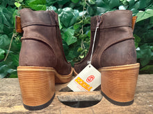 Afbeelding in Gallery-weergave laden, Nieuwe supergave vintage blokhak laarzen Sendra maat 39
