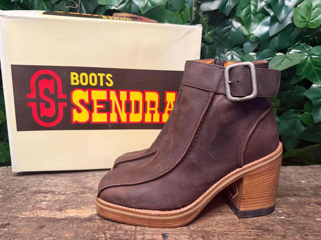 Nieuwe supergave vintage blokhak laarzen Sendra maat 39