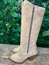 Afbeelding in Gallery-weergave laden, Nieuwe prachtige laarzen van Frye maat 38 (maat 8)