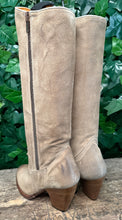Afbeelding in Gallery-weergave laden, Nieuwe prachtige laarzen van Frye maat 38 (maat 8)