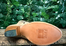 Afbeelding in Gallery-weergave laden, Nieuwe prachtige laarzen van Frye maat 38 (maat 8)
