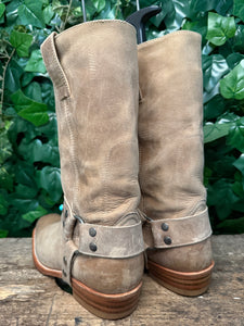 Bijna Nieuwe mooie laarzen van Sendra maat 41