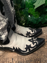 Afbeelding in Gallery-weergave laden, supermooie sendra laarzen maat 42
