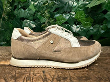 Afbeelding in Gallery-weergave laden, Nieuwe sneakers van Wolky maat 40