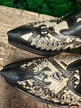 Afbeelding in Gallery-weergave laden, Nieuwe prachtige vintage laarzen van Sendra maat 39