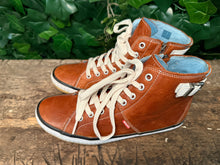 Afbeelding in Gallery-weergave laden, Nieuwe sneakers van Wolky maat 39