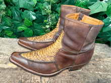 Afbeelding in Gallery-weergave laden, zo goed als nieuw vintage laars python van Sendra maat 43
