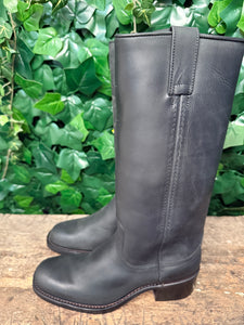 Nieuwe prachtige hoge laarzen van sendra maat 39