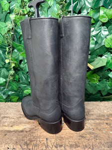 Nieuwe prachtige hoge laarzen van sendra maat 39