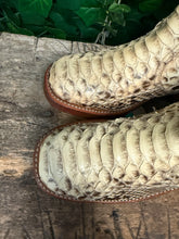Afbeelding in Gallery-weergave laden, Nieuwe prachtige vintage python laarzen van Sendra maat 37