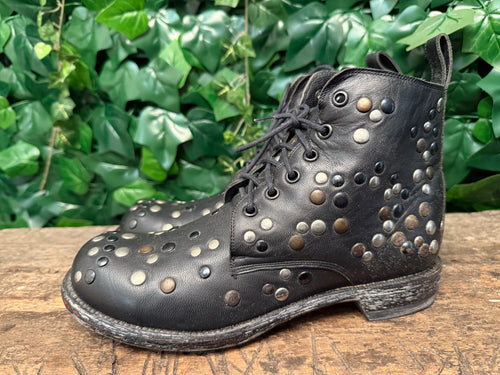 Nieuwe enkellaarsjes van old gringo mat studs maat 39