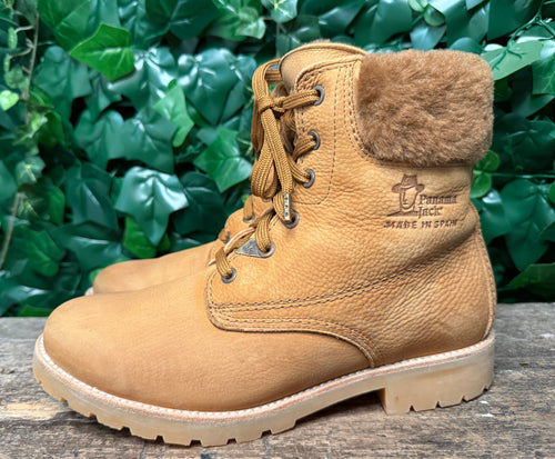 Nieuwe gevoerde boots van Panama Jack maat 41