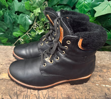 Afbeelding in Gallery-weergave laden, gewoon Nieuwe gevoerde laars van Panama Jack maat 42