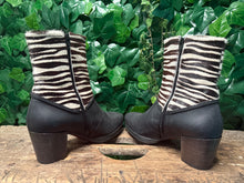 Afbeelding in Gallery-weergave laden, Nieuwe laarsjes met ponyhair van wolky maat 41