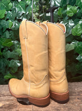 Afbeelding in Gallery-weergave laden, zo goed als nieuw vintage laarzen van Sendra maat 37