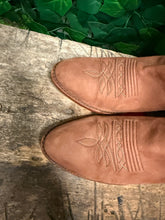 Afbeelding in Gallery-weergave laden, zo goed als nieuw gave boots van Sendra maat 37