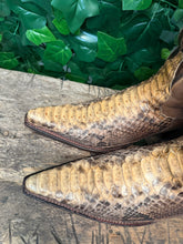 Afbeelding in Gallery-weergave laden, gewoon Nieuwe prachtige python laarzen van Sendra maat 40