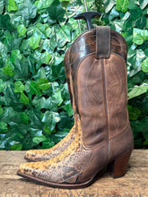 Afbeelding in Gallery-weergave laden, gewoon Nieuwe prachtige python laarzen van Sendra maat 40