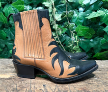 Afbeelding in Gallery-weergave laden, Nieuwe supergave laarsjes van Sendra maat 36