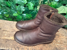 Afbeelding in Gallery-weergave laden, zo goed als nieuw gevoerde boots van Panama Jack maat 44