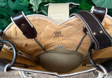 Afbeelding in Gallery-weergave laden, super geweldige tas handgemaakt van Sendra laarzen Uniek!!!