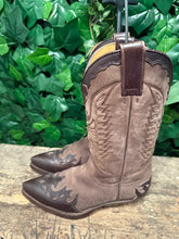 Afbeelding in Gallery-weergave laden, hele mooie vintage laarzen van Sendra maat 36 (maat 4)