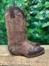 Afbeelding in Gallery-weergave laden, hele mooie vintage laarzen van Sendra maat 36 (maat 4)