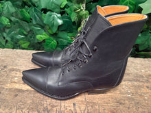 Afbeelding in Gallery-weergave laden, Nieuwe stoere  laarsjes van Sendra maat 39