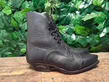 Afbeelding in Gallery-weergave laden, Nieuwe stoere  laarsjes van Sendra maat 39