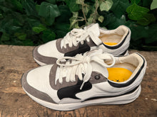 Afbeelding in Gallery-weergave laden, bijna Nieuwe sneakers van Xsensible maat 44 (wijdte HX)