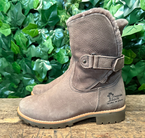 Nieuwe gevoerde boots van Panama Jack maat 37