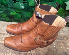 Afbeelding in Gallery-weergave laden, Bijna Nieuwe stoere boots van Sendra maat 43