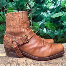 Afbeelding in Gallery-weergave laden, Bijna Nieuwe stoere boots van Sendra maat 43