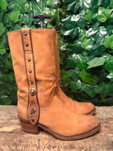 Afbeelding in Gallery-weergave laden, zo goed als nieuw gave laarzen van Sendra maat 40