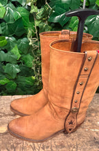 Afbeelding in Gallery-weergave laden, zo goed als nieuw gave laarzen van Sendra maat 40