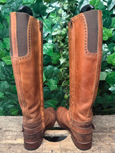 Afbeelding in Gallery-weergave laden, Bijna Nieuwe prachtige hoge laarzen van Sendra maat 37