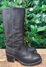 Afbeelding in Gallery-weergave laden, Geweldig mooie vintage blokhak laars sendra maat 40