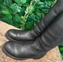 Afbeelding in Gallery-weergave laden, zo goed als nieuw gevoerde laars van Panama Jack maat 38