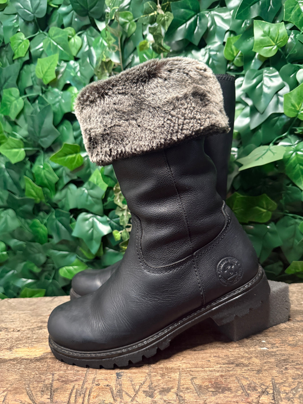 zo goed als nieuw gevoerde laars van Panama Jack maat 38