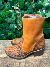 Afbeelding in Gallery-weergave laden, Nieuwe gave laars met blokhak en pythonleer sendra maat 37