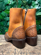 Afbeelding in Gallery-weergave laden, Nieuwe gave laars met blokhak en pythonleer sendra maat 37