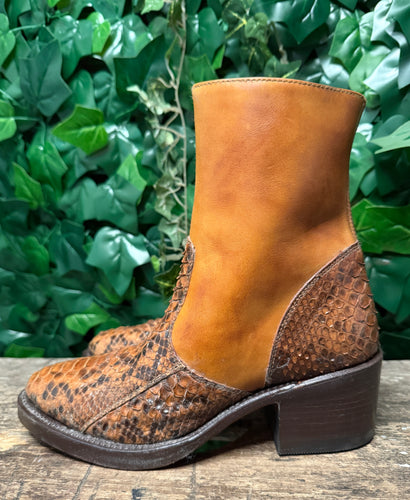 Nieuwe gave laars met blokhak en pythonleer sendra maat 37