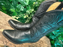 Afbeelding in Gallery-weergave laden, Bijna Nieuwe mooie laarzen van Sendra maat 42