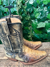Afbeelding in Gallery-weergave laden, supergave laarzen met python leer van Sendra maat 45