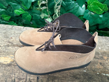 Afbeelding in Gallery-weergave laden, Nieuwe veterschoenen loints of holland maat 38,5(maat 5,5)