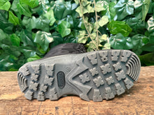 Afbeelding in Gallery-weergave laden, Bijna Nieuwe snowboots van Human Nature maat 37/38