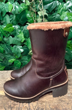 Afbeelding in Gallery-weergave laden, bijna nieuwe gevoerde laars van Panama Jack maat 38